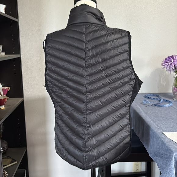 Calvin Klein Women’s XL Turtleneck Black Puffer Vest - Picture 2 of 6